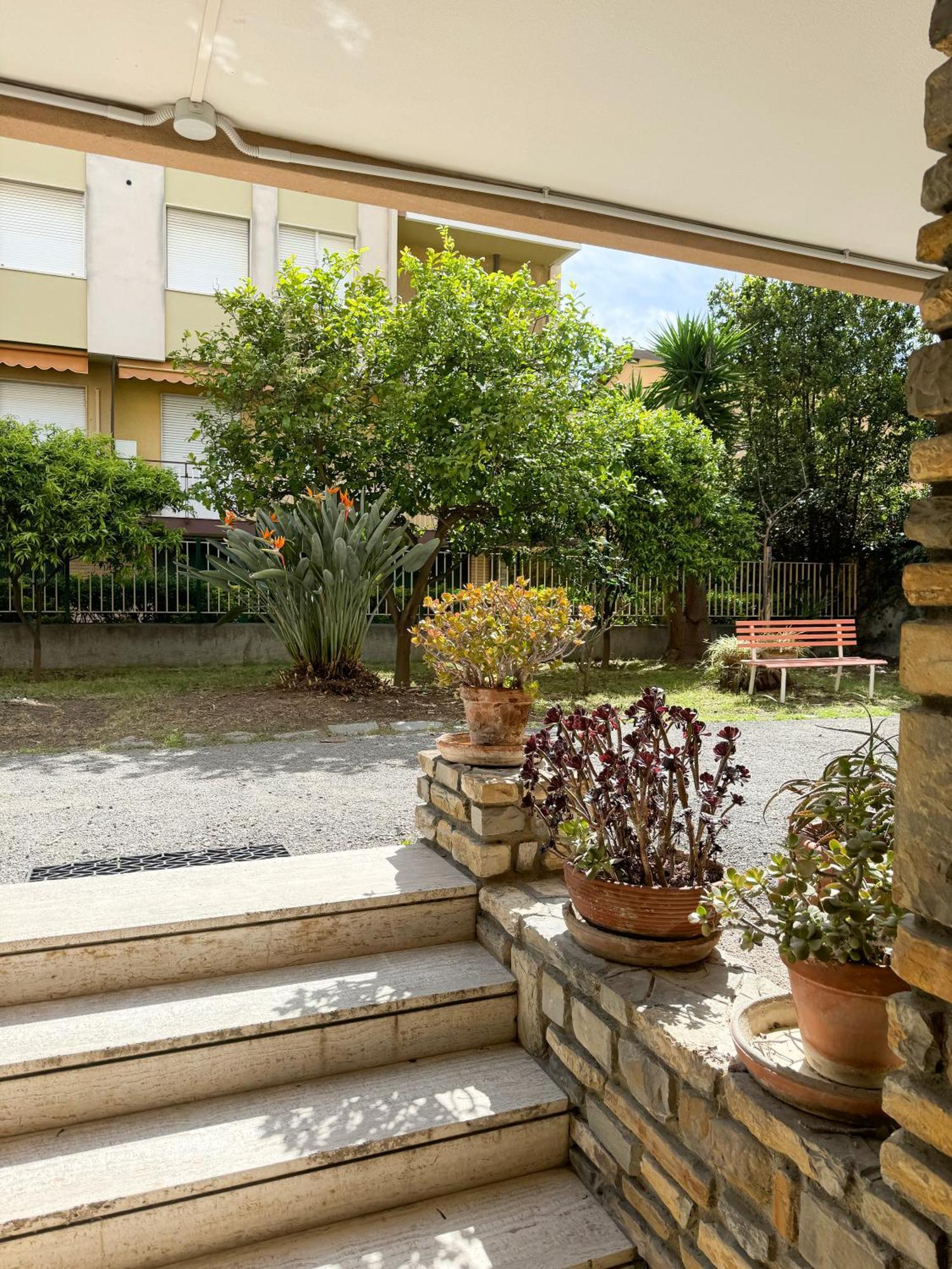 Casa Febo, In Centro Con Parcheggio Privato A 200 Mt Dal Mare Hotel Bordighera Buitenkant foto