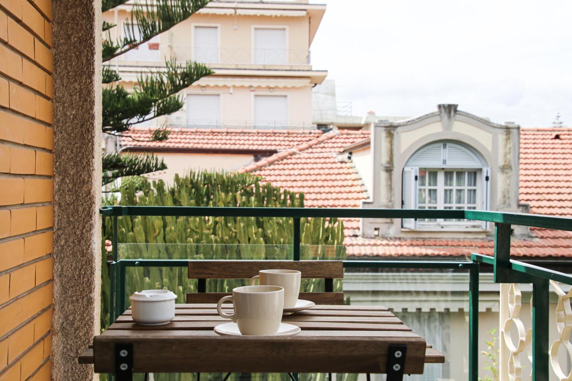 Casa Febo, In Centro Con Parcheggio Privato A 200 Mt Dal Mare Hotel Bordighera Buitenkant foto